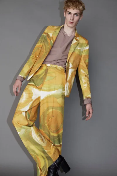 Look 18